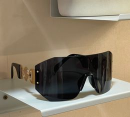 Occhiali da sole avvolgenti per oversize neri per donne occhiali senza bordo grigio nero designer occhiali da sole Sunnies Uv400 Eyewear con scatola