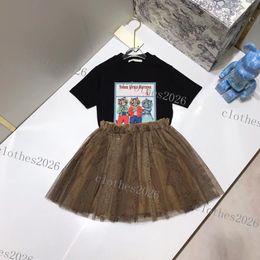 2023 Designer di lusso Set di abbigliamento per bambini T-shirtshortst moda Marchio di moda britannico estate tesori per bambini ragazze t-shirt in cotone Gonna di garza alla moda