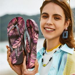 Slippers Girl Flip Flops Slope Thick Crust Female Minimalist Resort Beach Sandals Women Print Heels Indoor