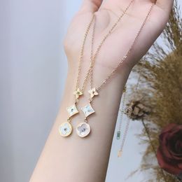 Luxury Design Necklace 18K Gold Plated Brand Stainless Steel Flower Necklaces Choker Chain Crystal Letter Pendant Womens Wedding Jewellery Accessories Love Gifts