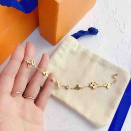 Women Fashion Bracelet New Designer Jewellery Womens Bracelets Gold Chain Crystal Luxurys Letters With Diamonds Accessories Ladies G2302223F