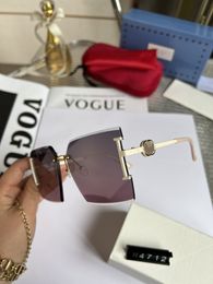 luxury Sunglasses Designer letter womens Mens Goggle senior Eyewear For Women eyeglasses frame Vintage Metal Sun Glasses4712