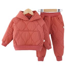 Giyim Setleri Sonbahar Kış Kızları Takım Plus Kadife Twopiece Set Boy Modaya Çocuk Pamuklu Kapüşonlu Katlar ve Pantolon Çocuk Giysileri16y 230223