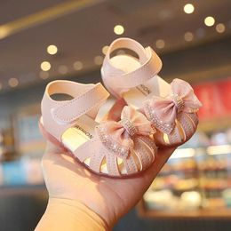 Sandals PU Leather Summer Princess Sandals For Girls Rhinestone Diamond Bow Roman Shoes PU Leather Soft-soled Infant Baby Footwear AA230518