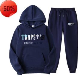 Men's Tracksuits FW22 TRAPSTAR Printed Streetwear Men Women Tracksuit Fleece Warm Two Pieces Set Hoodie Pants Sweatshirts Jogging Male2