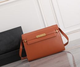 Klasik tasarımcı kadın çantası marka lüks omuz çok renkli moda mektup çanta AAAHH579271