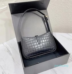 Fashion shoulder bag women's underarm bag alligator design metal logo handbag 78787