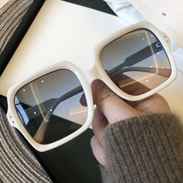 Sunglasses 2020 New Fashion Luxury Brand Square Sunglasses Women Vintage Oversized Rivet White Sun Glasses Men Retro Eyewear Black Leopard G230223