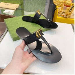 2023 Pantofole per donna Mens Lady Fashion Designer Slides Uomo Donna Platform Flats Bottoms Sandali in pelle di gomma Summer Beach Shoes Sliders 001