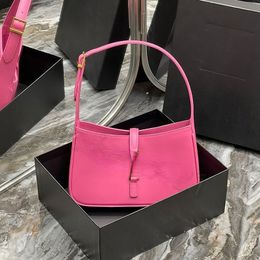 2023 Высококачественные сумки для подмышек Классические кожаные дизайнерские сумки для дам Сумки через плечо Baguette A7 Многоцветная мода