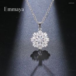 Pendant Necklaces Emmaya Classical Snowflake Appearance Noble Necklace For Women Charming Jewelry With Exquisite Zirconia Dress-Up Party