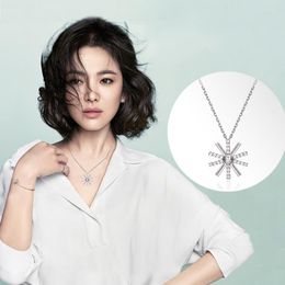 Pendant Necklaces NL-00924 Korean Star Fashion Accessories Gold And Silver Plated Luxury Rhinestone Sunflower Necklace For Women