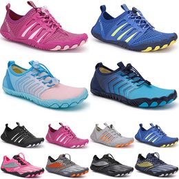 Homens mulheres esportes aqu￡ticos Sapatos de ￡gua de ￡gua preta branca cinza azul rosa ao ar livre sapatos de praia 039