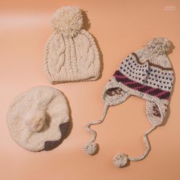 Beanies Beanie/Totenkopfkappen Beige Farbe Wintermütze für Damen Warm Kitted Cap Marke Dicke weibliche Ohren Skullies1 Wend22