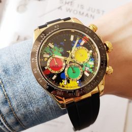 2023 Homens homens Moda Moda Design Design Aço inoxidável Relógios Quartz MOVIMENTO Borda de borracha Esporte Male Sport Watches Watch Watch