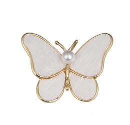 women butterfly brooch pin Shell butterfly Female pearl brooches fashion accessories for suit skirt