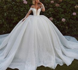 Luxury Ball Gown Wedding Dresses Long Sleeves V Neck Off Shoulder Sequins Appliques Beaded 3D Lace Ruffles Diamond Bridal Gowns Plus Size Custom Made Vestido de novia