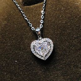 Pendant Necklaces Luxury Silver Plated Crystal Necklace Romantic Charming Heart Cut White Zircon Wedding Engagement Women Jewellery