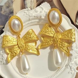 Charm Gold Colour Metal Bowknot Pearl Big Drop Earrings Geometrically Irregular Retro for Women Jewerly 2022 New Vintage France G230225