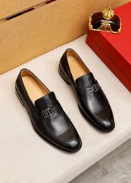 2023 Мужские модные формальные оксфордские обувь дизайнер бренд-дизайнер Brogues Элегантный джентльменский свадебный свадебный туфли обувь 38-45