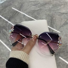 Sunglasses KAMMPT Crystal Sunglasses Vintage Rimless Rhinestone Women Sun Glasses Oversized Fashion Luxury Brand Design Eyeglasses UV400 G230225