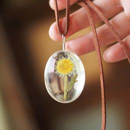 Pendant Necklaces Forest Department Original Handmade Retro Dried Flower Small Fresh Sunflower Collar Chain Double Sided Moon Necklace