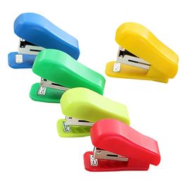 Random Color Stapler Solid Office Stationery Cute Mini Without Stapler Student Use Small Portable Plastic For No. 10 Staples