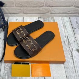 Tasarımcı Slaytlar Terlik Sandal Kilit It Düz Mule Erkek Kadın Ayakkabı Flipflop Slayt Terlik Yaz Deri Kaydırıcı Flip Flip Flops Comfort Flats Slaytlar Ayakkabı 35-43