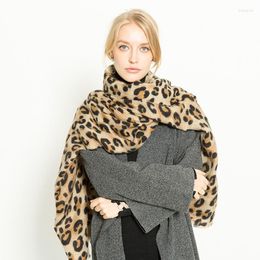 Scarves Luxury European Style Pashmina Feel Wrap Scarf Leopard Patterns Cashmere Bold Wild Animal Printed Winter Blanket Stoles