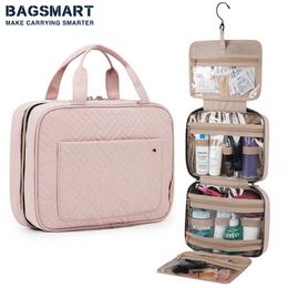 Storage Bags BAGSMART Travel Organizer Hanging Toiletry Bag Men Bathroom Large Portable Storage Box Waterproof Cosmetic Case For Makeup Women Y2302