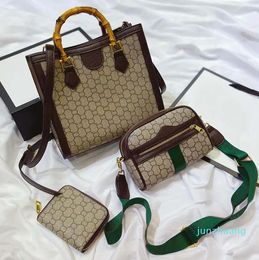 Designer Moda donna Borse a tracolla Tre pezzi Borsa a mano Vera pelle Modello classico 2332 Regali di grande capacità per marca A02