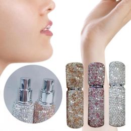 Butelki do przechowywania 10 ml perfum butelka odporna na zużycie przenośne, Wykwintny, luksusowy prezent urodzinowy plastikowy w osadzeniu rhinestone spray dla ho