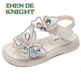 Sandals Girls Sandals Summer New Bright Diamond Butterfly Casual Flat Beach Shoes Princess Shoes Soft Open Toe School Children's Shoes Z0225