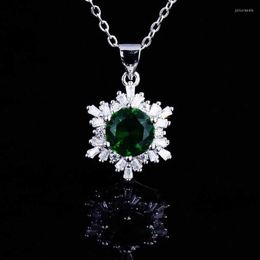 Pendant Necklaces Korean Style Ladies Necklace Inlay Shine Round Zircon Exquisite Snowflake Jewellry For Women Wedding Engagement Gift