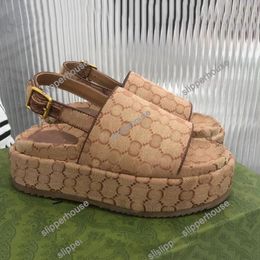 2023 sandali con plateau primavera slingback ultimi sandali da spiaggia estivi alla moda firmati tela casual Pantofole con fibbia per cintura tacco spesso zeppa da donna scarpe da donna