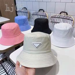 White designer Bucket Hat woman mens luxury hat multi Colours casual beautiful beach cappello wind proof comfortable designer capfor men PJ006 C23