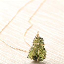 Pendant Necklaces Natural Raw Moldavite Czech Meteorite Necklace With Goldtone Wire Wrap Irregular Crystals Certified Real MoldavitePen