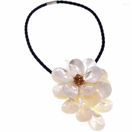 Pendant Necklaces White Sea Shell Chokers Flowers Necklace With Woven Leather Black Crystal