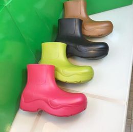 Rain Boots Luxury Women Rain Boots Rubber Ladies Walking Waterproof Ankle Rain boots Casual Short Boot Thick Bottom 230227