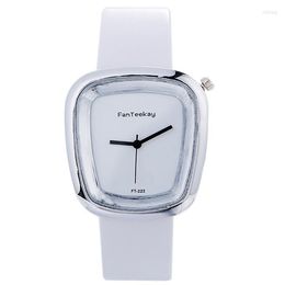 Wristwatches Square Shell 93 Women Watch Exquisite Quartz Ladies Watches Montre Femme Waterproof Leather Female Clock