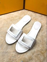 2023 Paris Women luxurys designer sandali Pantofole fashion Summer Girls Beach sandali da donna Slides Infradito Mocassini Sexy Scarpe ricamate grandi con scatola
