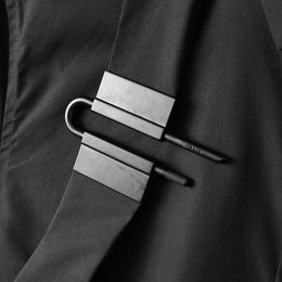 Brand 2024S Men Long-Sleeved 3D Fashion Webbing Metal Buckle 2023 Spring Pointed Collar Casual Slim Shirt Social Party Tuxed