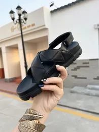 Early spring popular women's slippers heel height imported transparent soft breathable square head sandals full set bag box 35-42