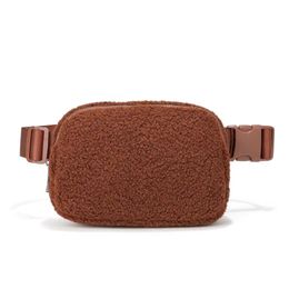 Waist Bags Sport Waist Bag For Women Ourdoor Fleece Fur Fanny Pack Men Women Chest Bags Fashion Waist Packs Winter Bags 230228