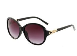 2023 Luxury Designer Sunglasses Men Eyeglasses Outdoor Shades PC Frame Fashion Classic Lady Sun glasses Mirrors for Women 5808