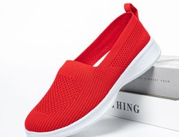 Rote Farbe Damenschuhe neue Socken Schuhe fliegende gewebte Mesh-Schuhe atmungsaktive leichte Sportschuhe weiblich andere Schuhe