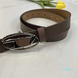 Fashion Women Leather Belt Classic Silver Smooth Buckle Dress Jeans Mens Womens Casual Belts Designer Waistband Width 2.5cm