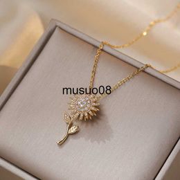 Pendant Necklaces Fashion rotate decompress Zircon Sunflower Pendant Necklace for Women Personality Twist Party Jewelry Birthday Gifts J230601