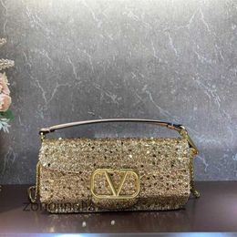 Valentines VT V-buckle Beach Fashion Classic Lady Mini Bags Bag Crossbody Women Handbags Style Embroidered Designer Crystal Light Luxury Handbag XDUH