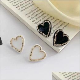 Stud Cute Heart Shaped Earrings Korean Fashion Women White Black Colour Love Earring Drop Delivery Jewellery Dh1Cd